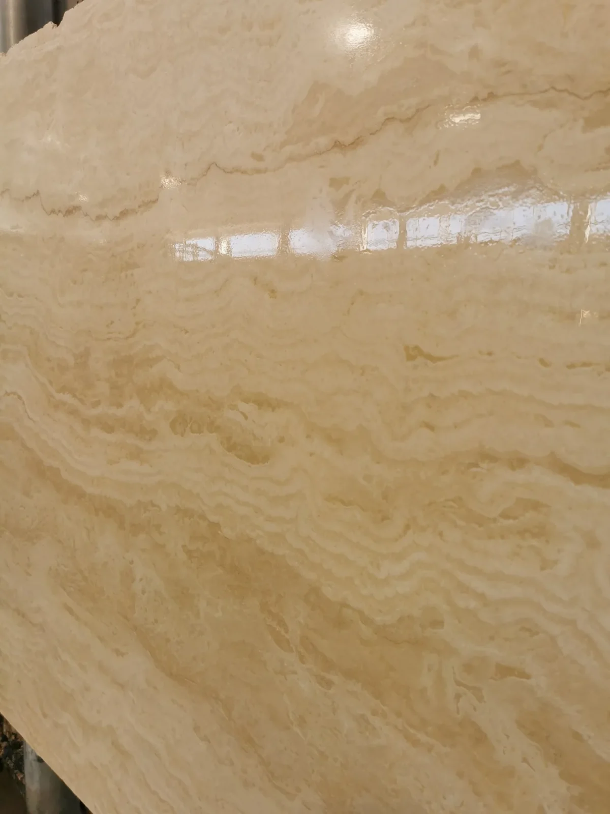 Травертин Ivory Vein Cut Polished